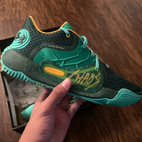 COPY - BRAND NEW UNDER ARMOUR SHOES - Picture 3 of 11